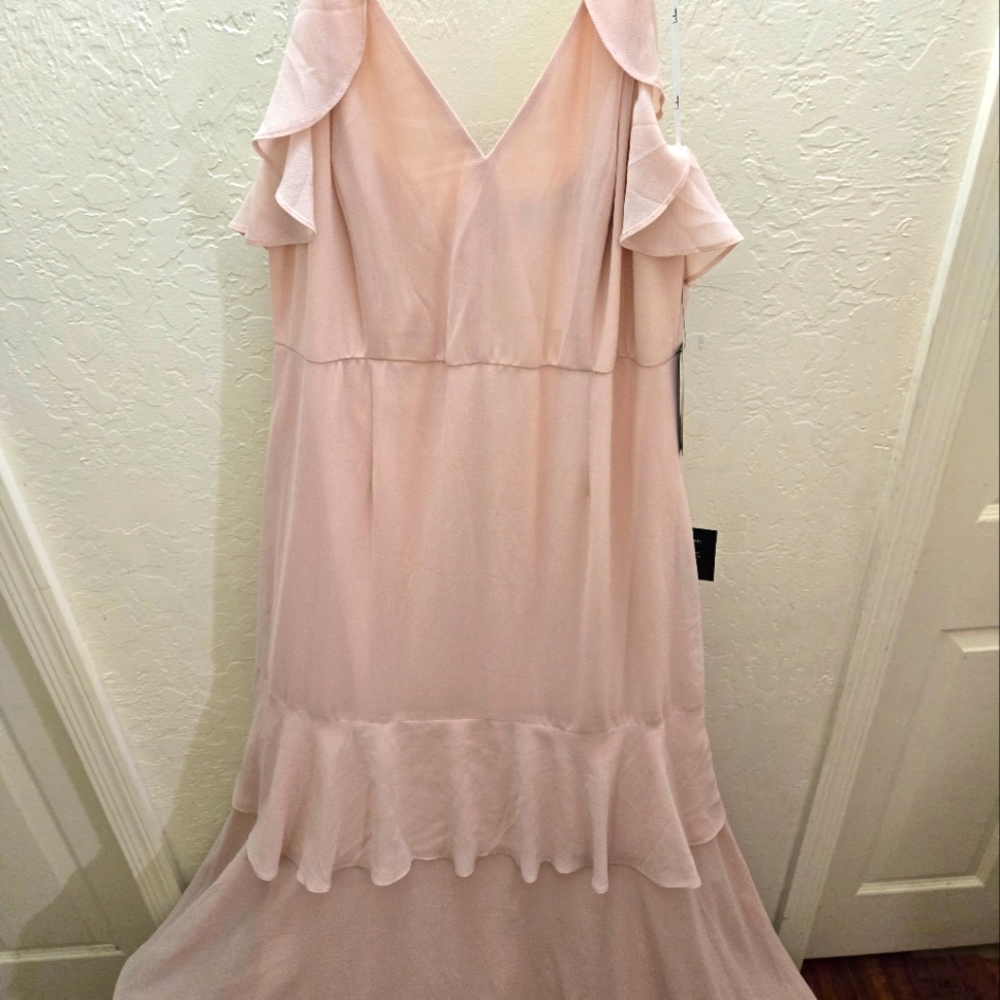 Pale Pink long Bridesmaid dress with straps. GREAT FOR SUMMER WEDDINGS!